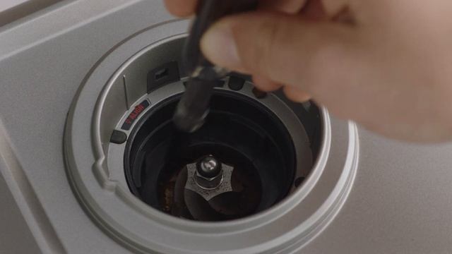 The Oracle® | How to clean your machine’s grinder conical burrs | Breville USA смотреть онлайн