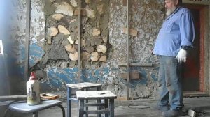 Ремонт деревенского дома. Штукатурка деревянных стен по маякам.