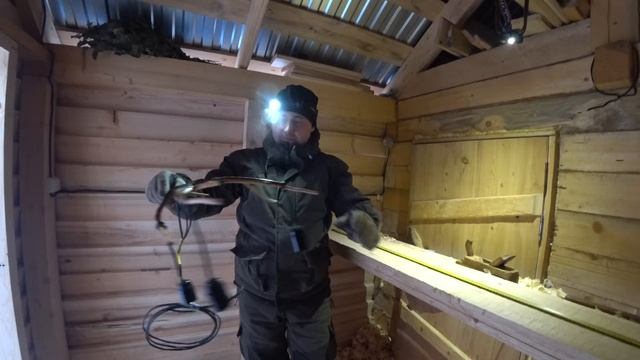 Обшили потолок в баньке / Живем ДВЕ НОЧИ в шикарном таёжном домике смотреть онлайн
