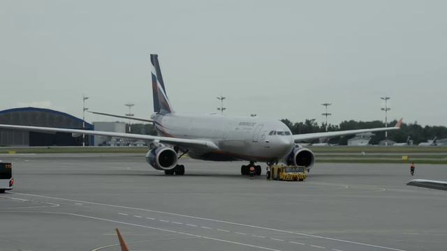 # Шереметьево, терминал D # смотреть онлайн