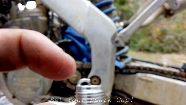 Custom 2001 Cr250r Two Stroke Dirtbike Makeover & Disassembly смотреть онлайн