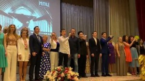 Как молоды мы были. Выступление на выпускном, школа 709.