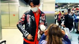 ? Вот так подарок! Теплая встреча Димаша Кудайбергена в аэропорту Дюссельдорфа