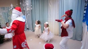 Новогодний утренник для деток 3-4 лет | танец снеговиков | танец снежинок