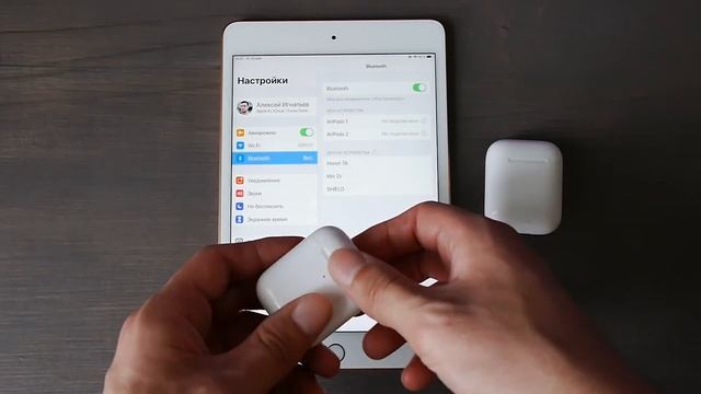 Обзор Apple AirPods 2 и сравнение с AirPods 1 смотреть онлайн