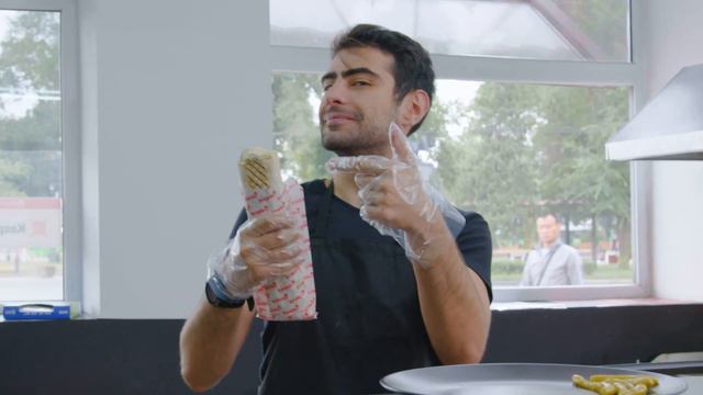 Тот самый момент, когда BigBro приготовили твой любимый донер... смотреть онлайн