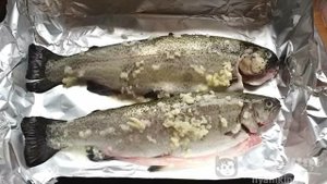 Запеченная форель под шубой из овощей в фольге
