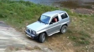 Suzuki vitara vs daihatsu feroza