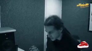Децл зачитал трек «Мысли глубоко»