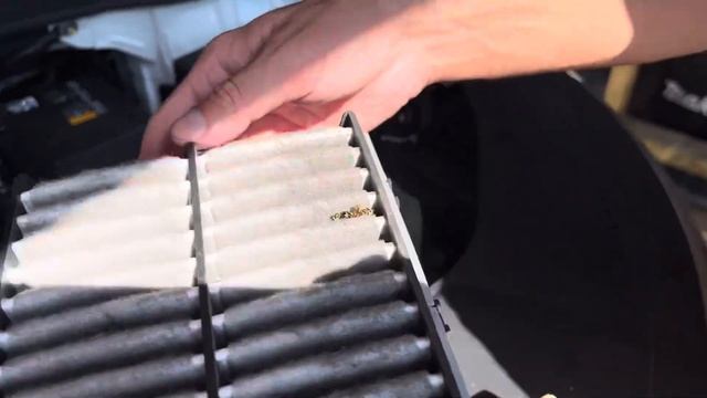 Kia Carnival IV поколения 2.2d замена воздушного фильтра смотреть онлайн