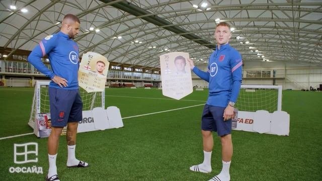 УОЛКЕР против FIFA 22 + ТРИППЬЕР. ИГРОКИ МАН СИТИ СМОТРЯТ СВОИ КАРТОЧКИ ФИФА. ПЕРЕВОД