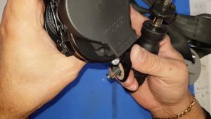 Разблокировка - ремонт ремня безопасности после ДТП Kia Cadenza repair seat belt