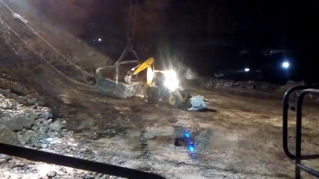 Очистка ковша шагающего экскаватора
