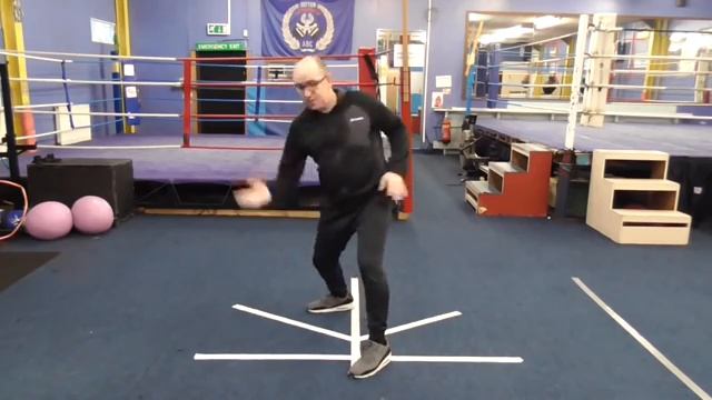 Boxing Footwork Drill - Retreat to Attack.mp4