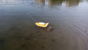 Бюджетный прикормочный кораблик .