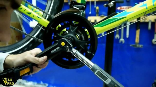 Установка педалей, проверки кареточного узла (как собрать велосипед из коробки,3) смотреть онлайн