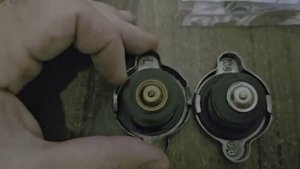 Крышка радиатора для Мазда МПВ-1-какая правильная? Р=0.9 или 1,1. Длинная юбка или короткая?