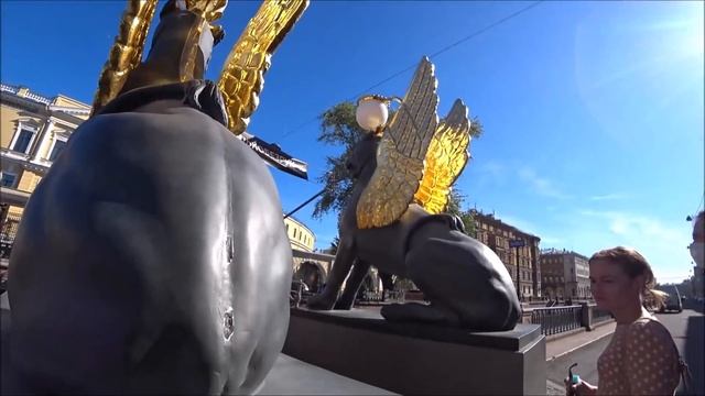 126. Банковский мост, грифоны, самая старая аптека в СПб... смотреть онлайн