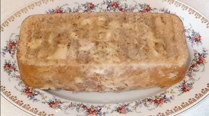 Мясной хлебец в желе..mp4
