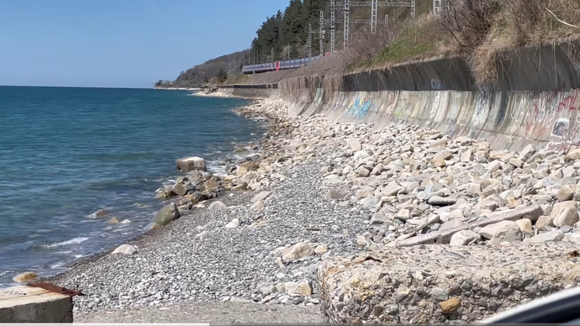 Обстановка на диком пляже Лоо. 07.04.2024 г. ЕГО БОЛЬШЕ НЕТ. смотреть онлайн