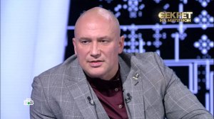 Константин Соловьев не решается посмотреть в глаза сыновьям