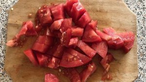 Макароны с жареными кабачками и болгарским перцем в томатном соусе