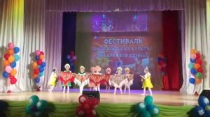 Танец с платками под песню "Коробейники"
