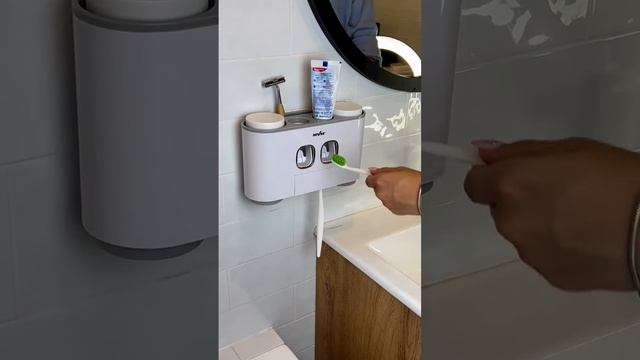 Дозатор зубной пасти зі склянками смотреть онлайн