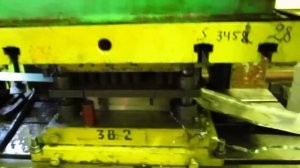 Производство монтажного уголка под шину-рейку