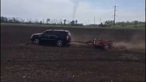 В Башкирии фермер на Cadillac вспахал поле