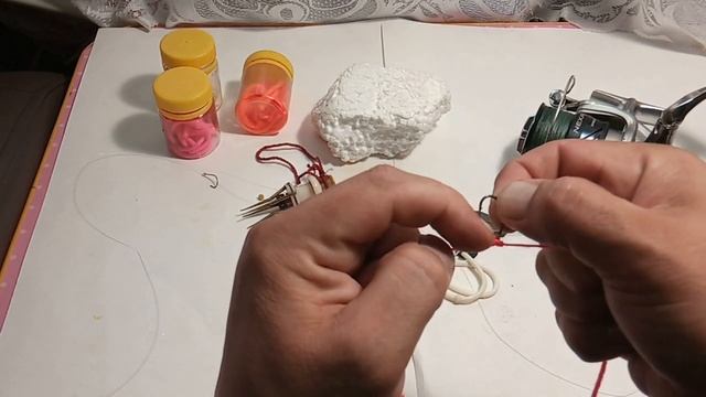 ДОННЫЙ МОНТАЖ ДЛЯ ЛОВЛИ ФОРЕЛИ, ИСПОЛЬЗУЯ РЕЗИНУ _ ДОШИРАК_ С ПОДСАДКОЙ ПЕНОПЛАСТА!.mp4