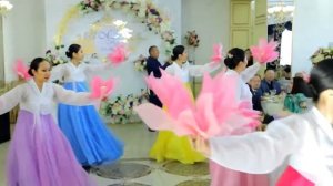 корейский национальный  танец на свадьбе