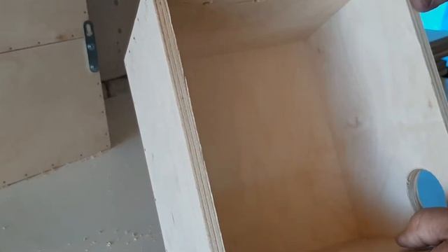 Как сделать гнездо для волнистых попугаев. Как сделать гнездо для попугая. Гнездо попугая. смотреть онлайн