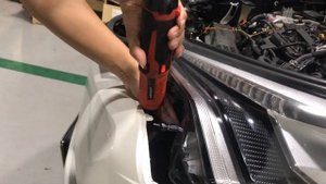 TOYOTA C-HR Headlamp Halogen to LED Installation:change a car headlamp