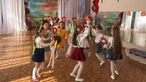 Танец девочек с веночками «Ой веночек»