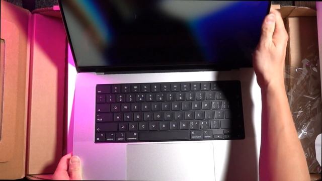 MACBOOK PRO 2021开箱足版记录 смотреть онлайн