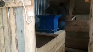 Плющелка зерна.