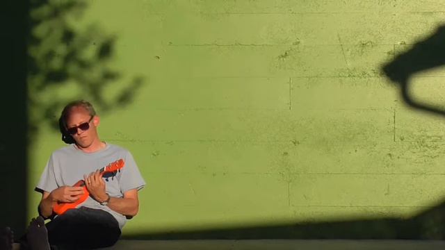 Sleepwalk - Solo Instrumental Ukulele смотреть онлайн