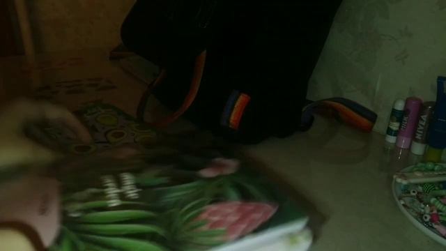 Собираю рюкзак в школу?/ Что я беру с собой в школу?? смотреть онлайн