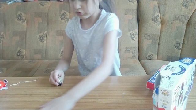 открывать Киндеры из Гарри Поттера смотреть онлайн