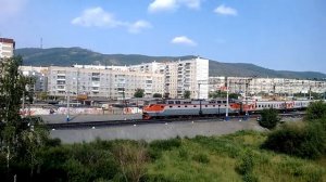 Электровоз ЧС7 с поездом Челябинск-Анапа