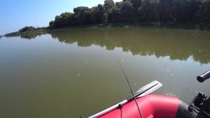 Щука осенью - рыбалка с лодки на спиннинг. Ловили щуку на воблеры , джиг ,  железо  .