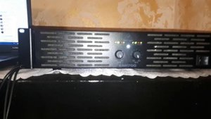 Усилитель беринжер КМ 1700