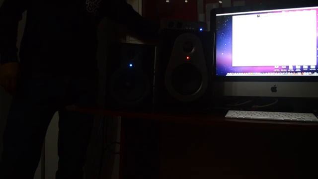 Samson Resolv A5 vs M audio BX5a смотреть онлайн