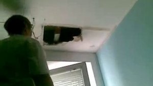 Ломаем потолки из гипсокартона