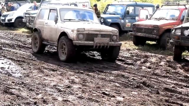 Джип Триал или как бьются за первое место. смотреть онлайн