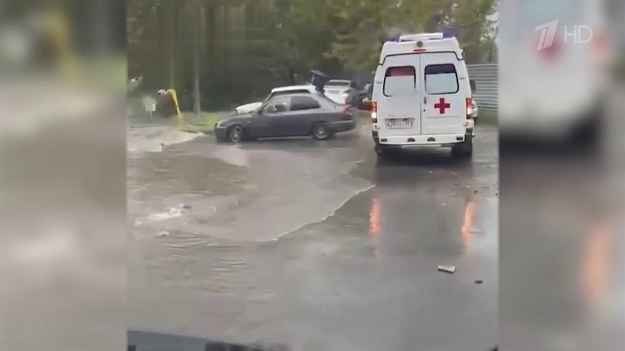 В Ростове-на-Дону начался потоп из-за мощных ливней