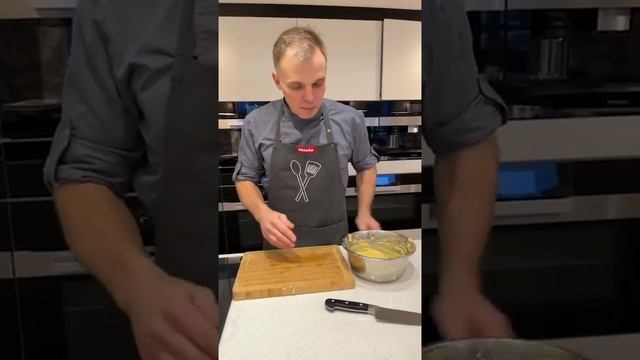 Немецкие Шпецле с тушеной квашеной капустой / German Spatzles with sauerkraut stew / запись эфира М смотреть онлайн