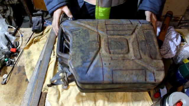Делаем крепление для Канистры 20L смотреть онлайн