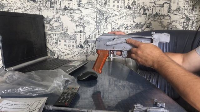 автомат Калашникова AKМ из бумаги к дню ВДВ смотреть онлайн